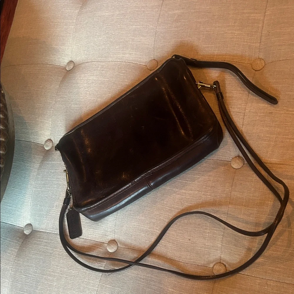 Coach New York Basic Wristlet Crossbody Bag Chocolate Brown No 082 0332
